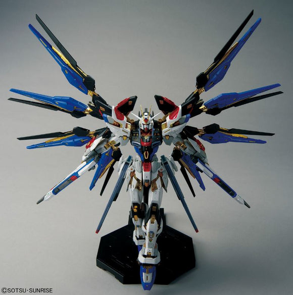 Mobile Suit Gundam SEED Destiny - Strike Freedom Gundam MGEX 1/100 Scale Model Kit