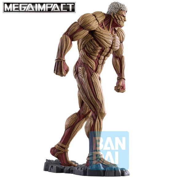 Armored Titan (Battle of Heaven and Earth) Collectible Figure