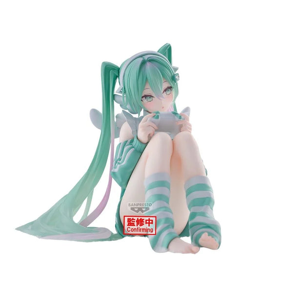 Hatsune Miku Game Version Holiday Memories Statue